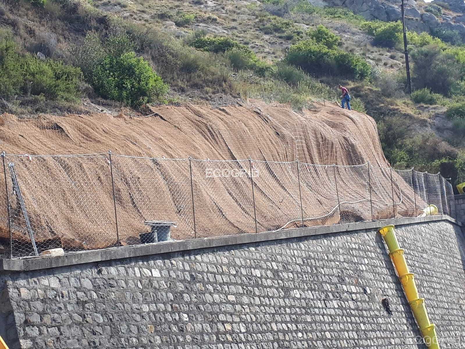 Posa reti geocomposito consolidamento versanti