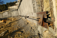 Esecuzione tiranti consolidamento muro